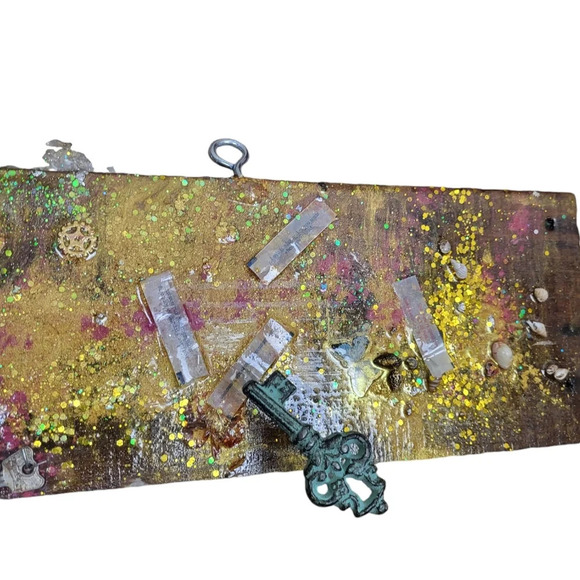 Handmade Skeleton Key Holder Wood Epoxy Resin Key Holder - Picture 3 of 11